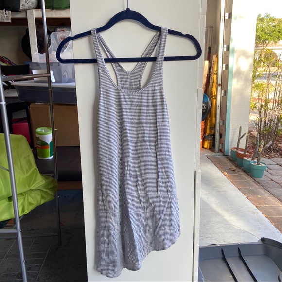 Lululemon Torque Tank - Picture 3 of 5